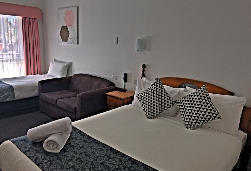 בית מלון כפרי New England Motor Inn