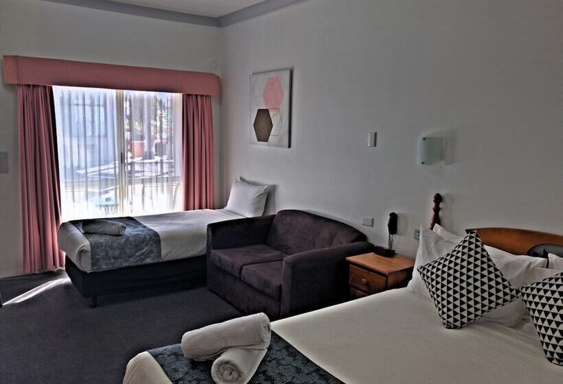 בית מלון כפרי New England Motor Inn