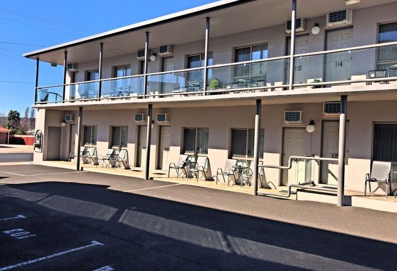 בית מלון כפרי New England Motor Inn