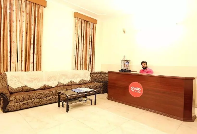 OYO 402 Hotel Noida Residency