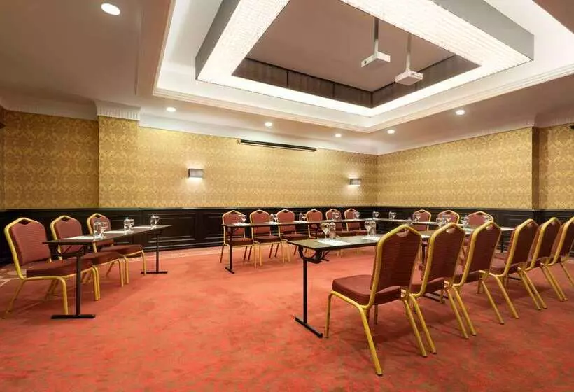 Hotelli Ramada By Wyndham Sakarya
