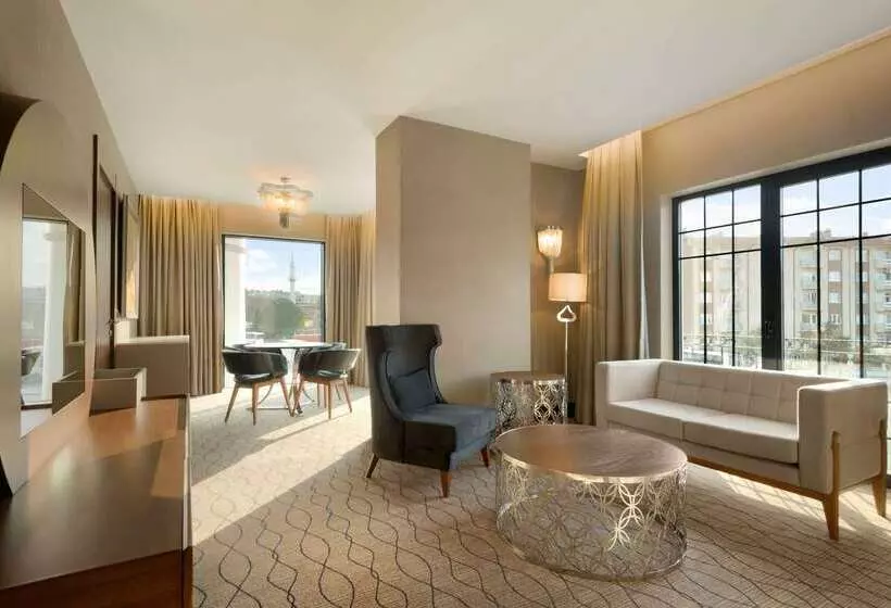 Hotelli Ramada By Wyndham Sakarya