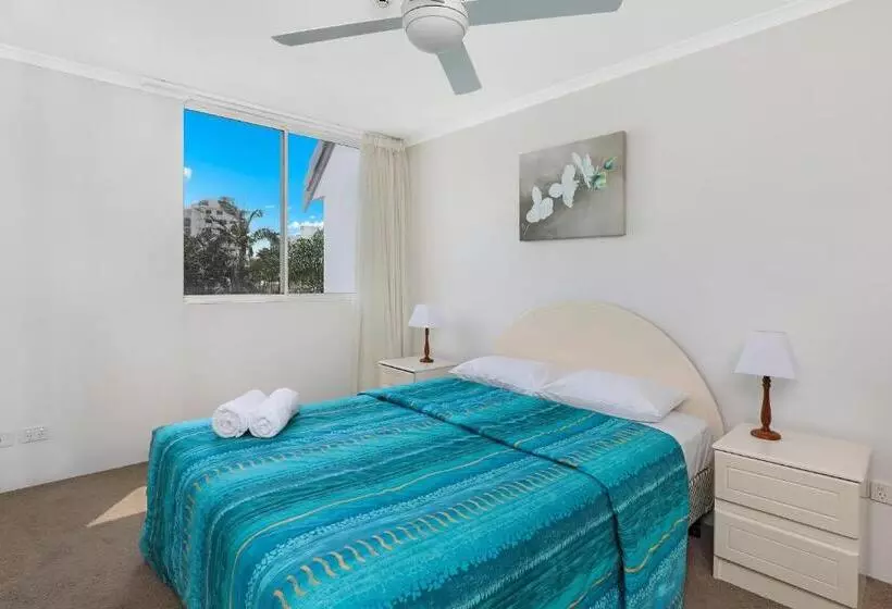 هتل The Bay Apartments Coolangatta
