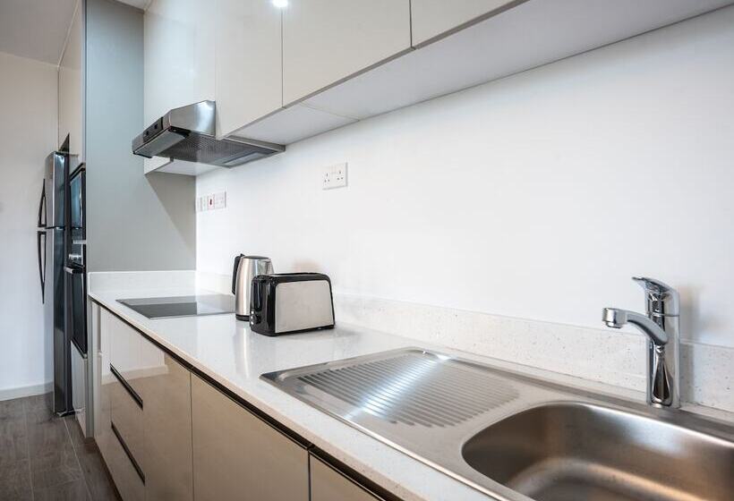 Yaya Hotel & Apartments