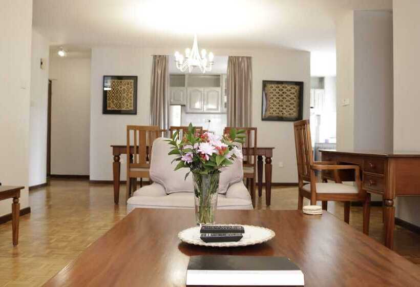 Yaya Hotel & Apartments