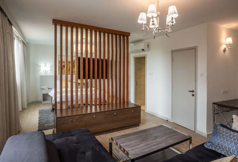 Yaya Hotel & Apartments