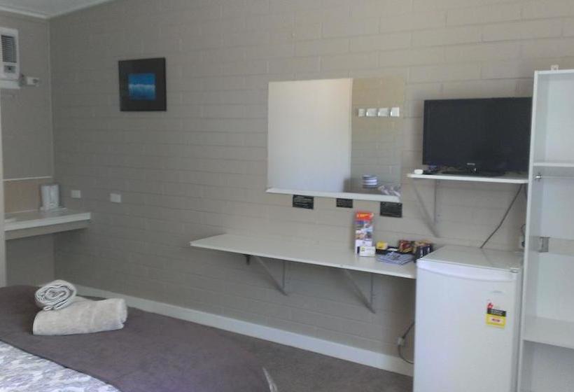 מוטל Nhill Holiday Inn