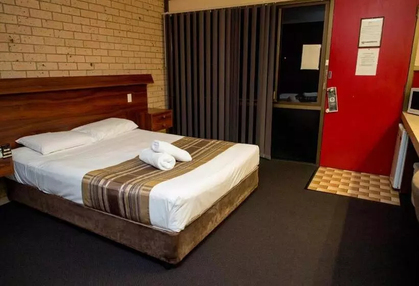 モーテル Sarina Motor Inn