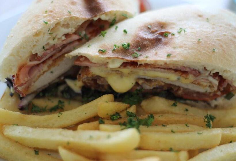 汽车旅馆 Sarina Motor Inn