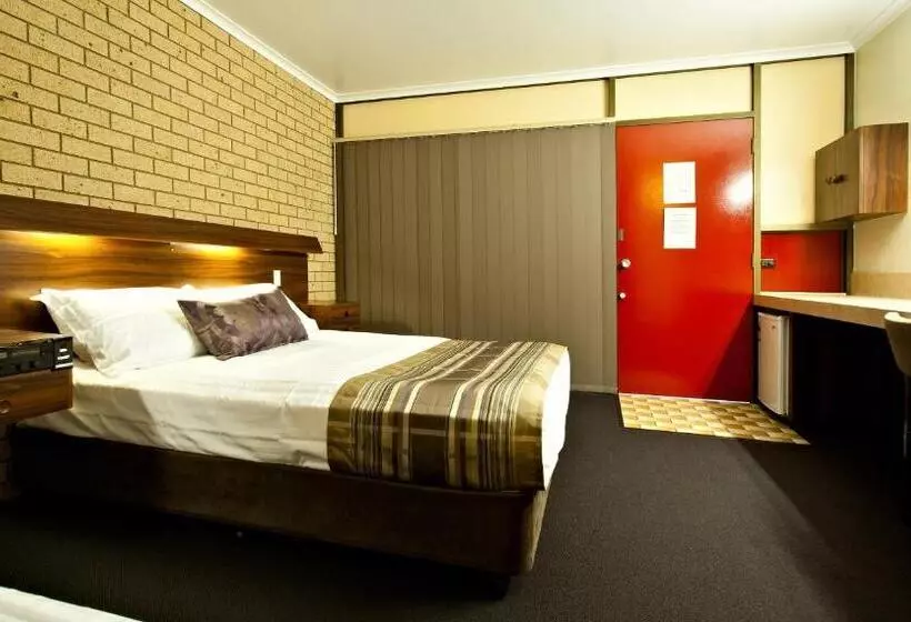 モーテル Sarina Motor Inn