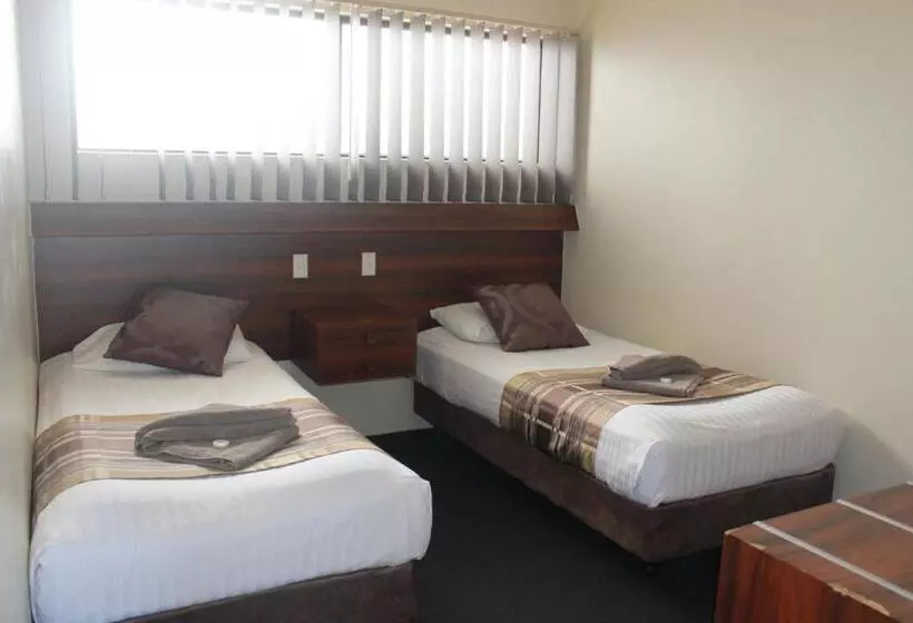 モーテル Sarina Motor Inn