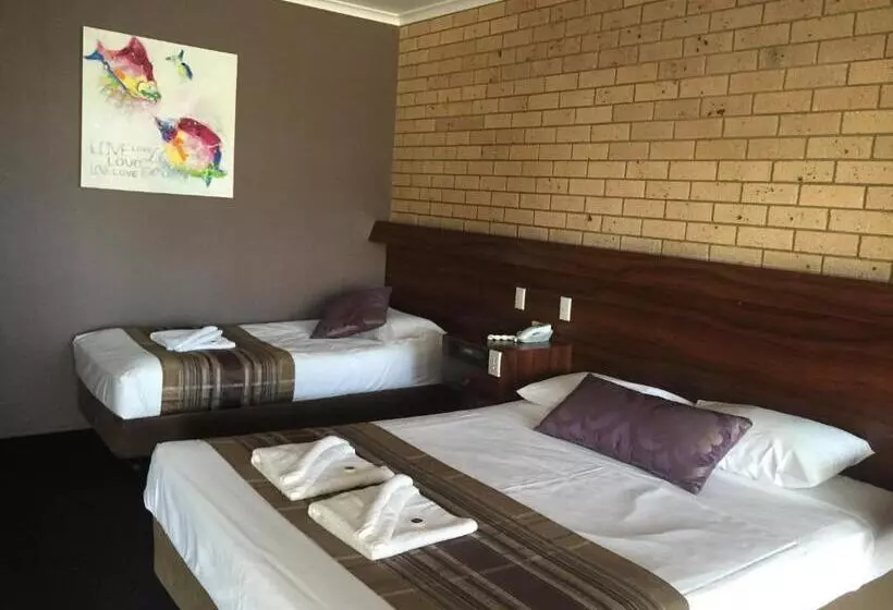 モーテル Sarina Motor Inn