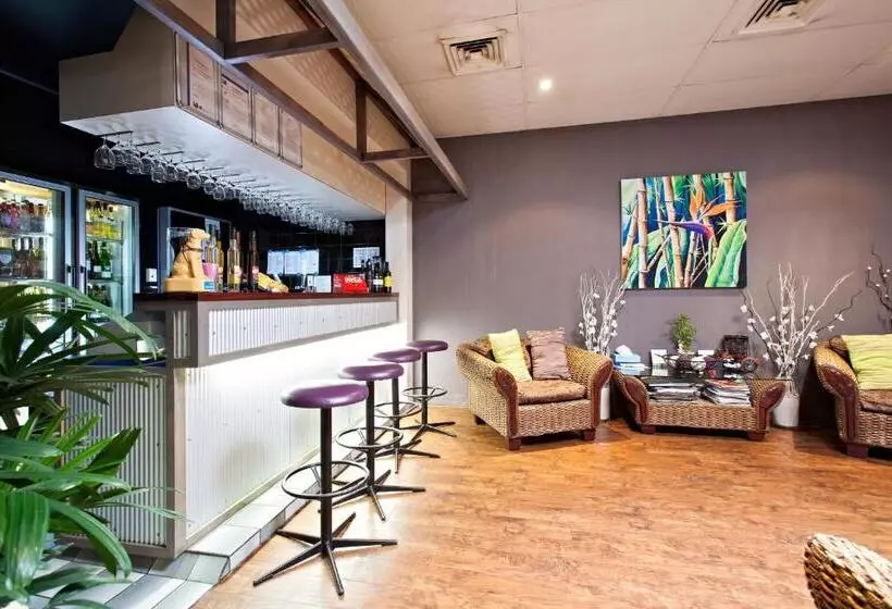 モーテル Sarina Motor Inn