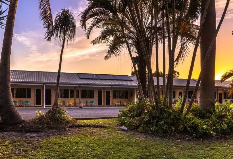 Tin Can Bay Motel
