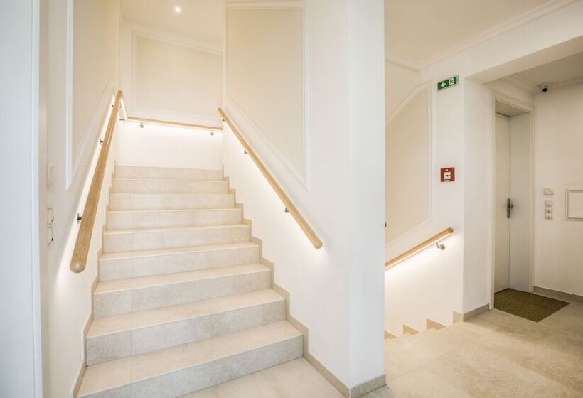 Vienna Grand Apartments City