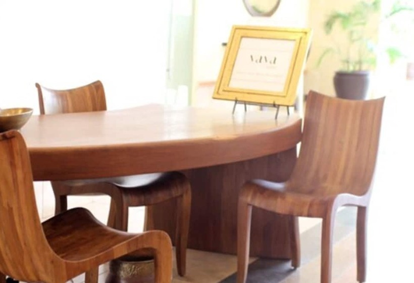 Yaya Hotel & Apartments