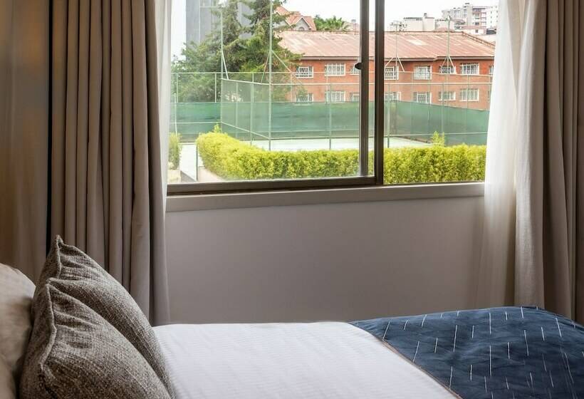 Yaya Hotel & Apartments