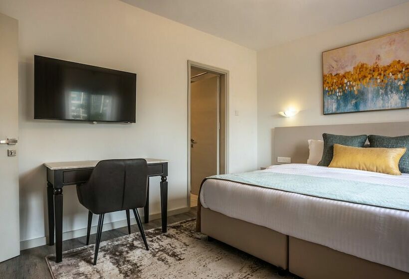 Yaya Hotel & Apartments