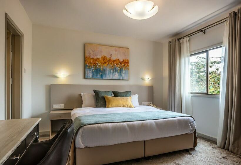 Yaya Hotel & Apartments