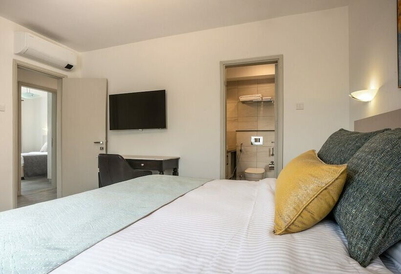 Yaya Hotel & Apartments