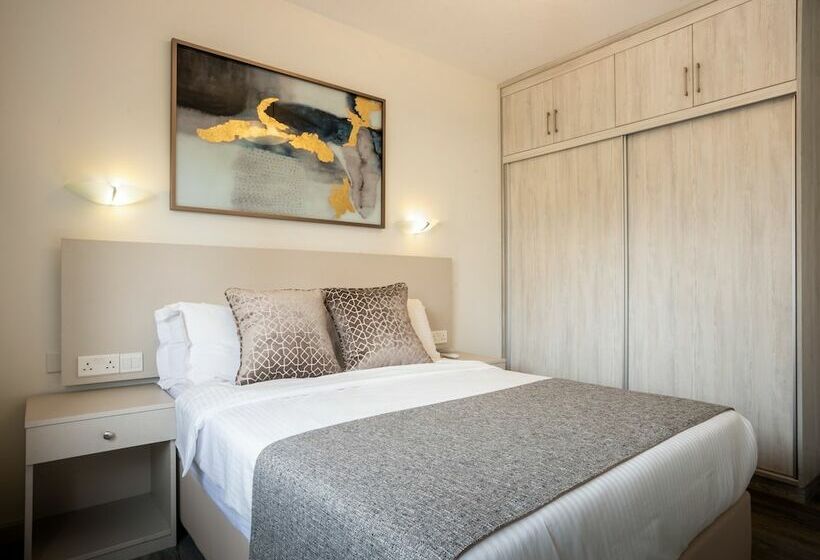 Yaya Hotel & Apartments