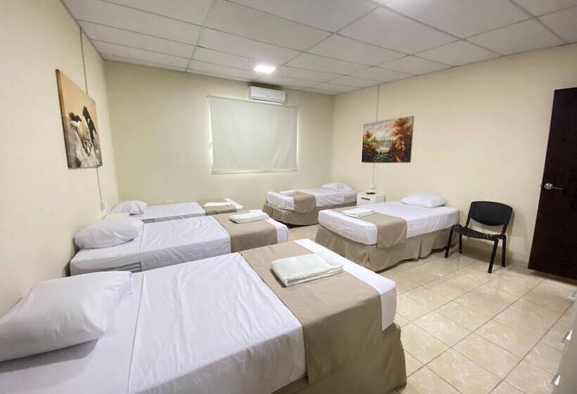 تختخواب و صبحانه La Capilla Suites & Apartments San Benito