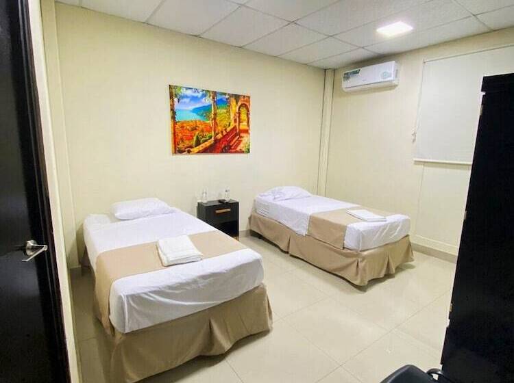 تختخواب و صبحانه La Capilla Suites & Apartments San Benito