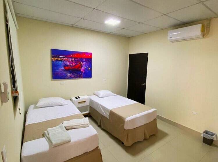 تختخواب و صبحانه La Capilla Suites & Apartments San Benito