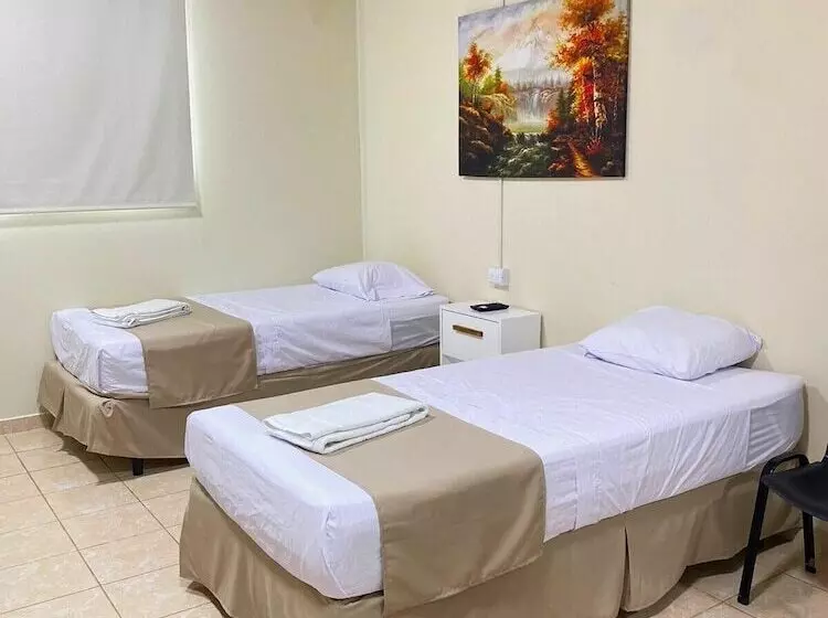 ベッドアンドブレックファースト La Capilla   Suites & Apartments San Benito
