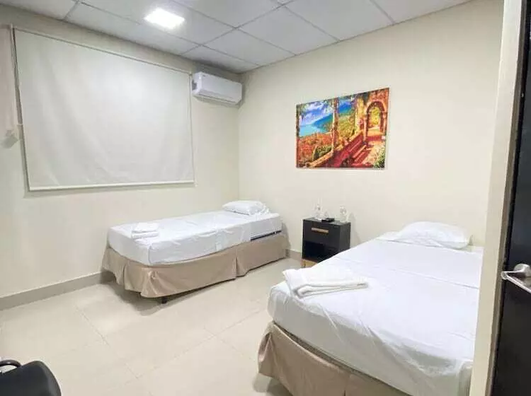 ベッドアンドブレックファースト La Capilla   Suites & Apartments San Benito