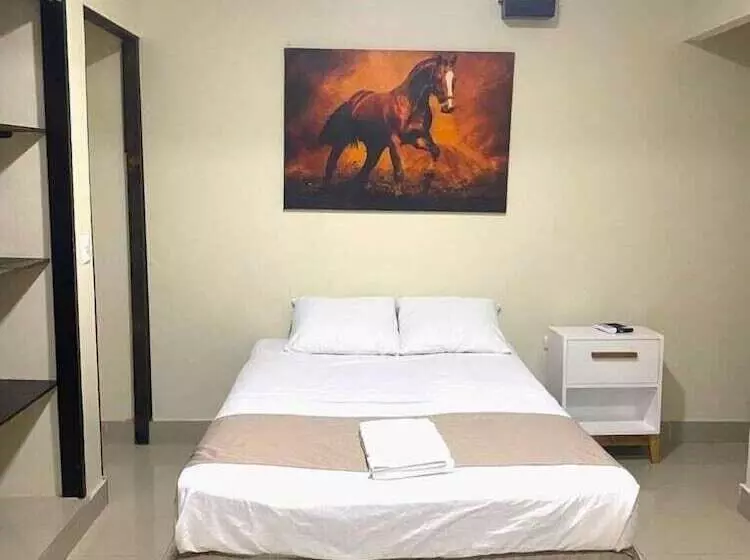 ベッドアンドブレックファースト La Capilla   Suites & Apartments San Benito