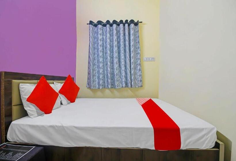 Hotel Oyo Flagship F Three