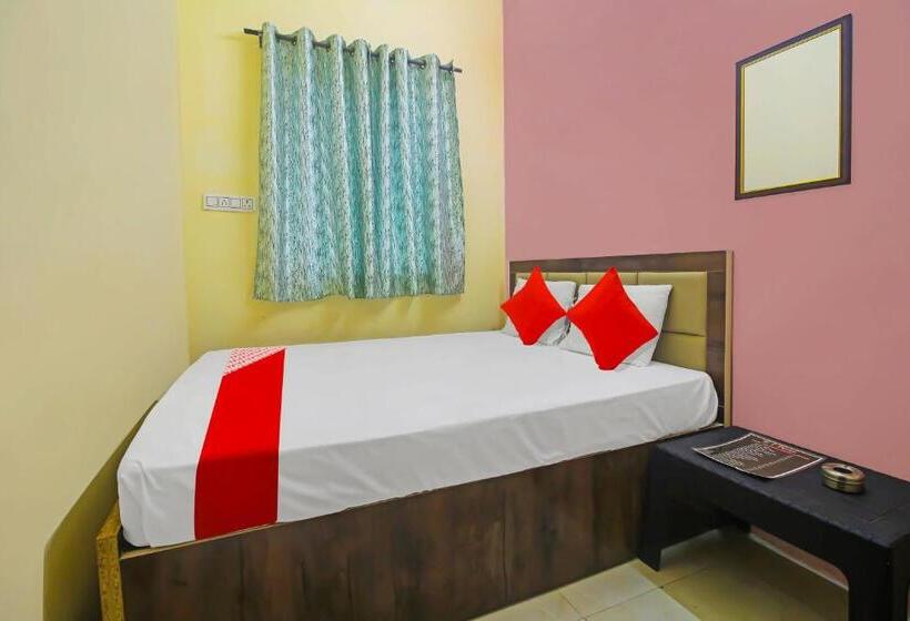 Hotel Oyo Flagship F Three