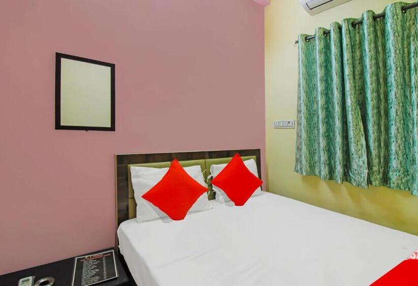 Hotel Oyo Flagship F Three