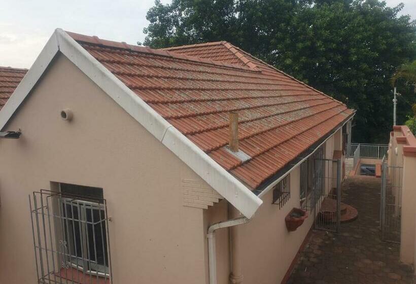 بنسيون 104 Oliver Lea Drive