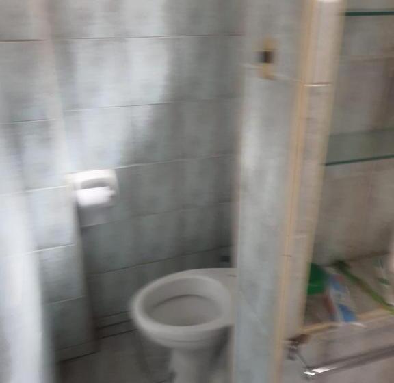 بنسيون 104 Oliver Lea Drive