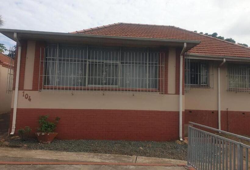 بنسيون 104 Oliver Lea Drive