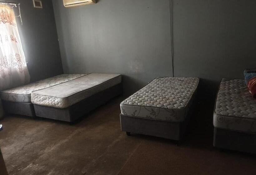 بنسيون 104 Oliver Lea Drive