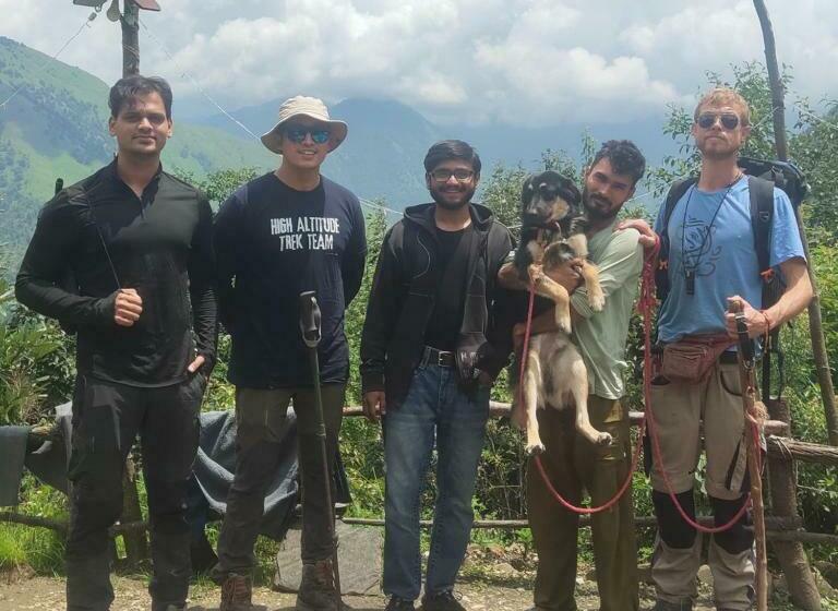 Yellow Bird Hostel & Cafe