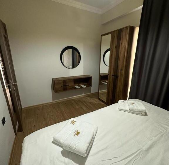 فندق الصقر الذهبي