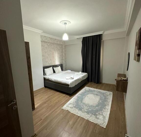 فندق الصقر الذهبي