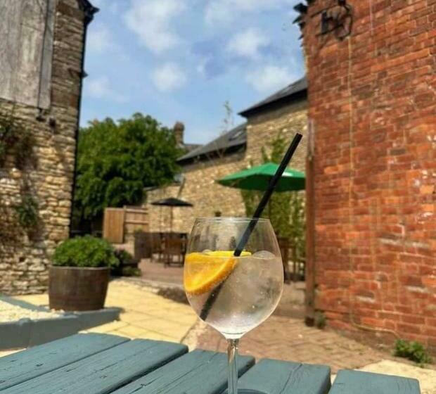 ユースホステル The Lion At Brackley