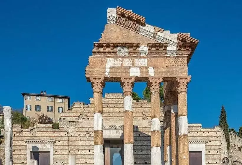 تختخواب و صبحانه Capitolium Ad