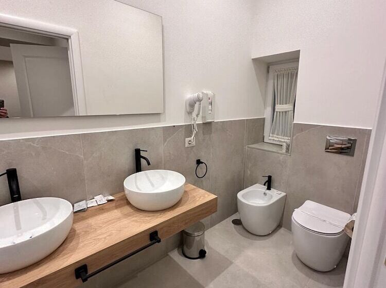 Dimora Del Plebiscito B&b