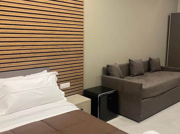 Dimora Del Plebiscito B&b