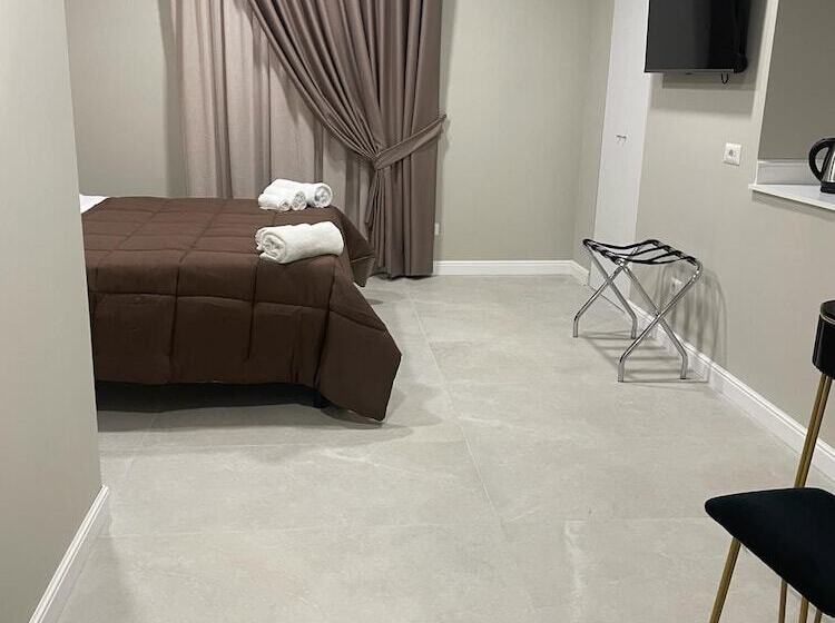 Dimora Del Plebiscito B&b