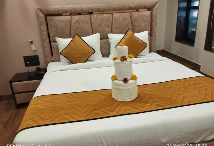 ホテル Lavish Inn