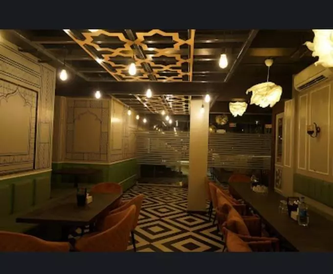 ホテル Lavish Inn