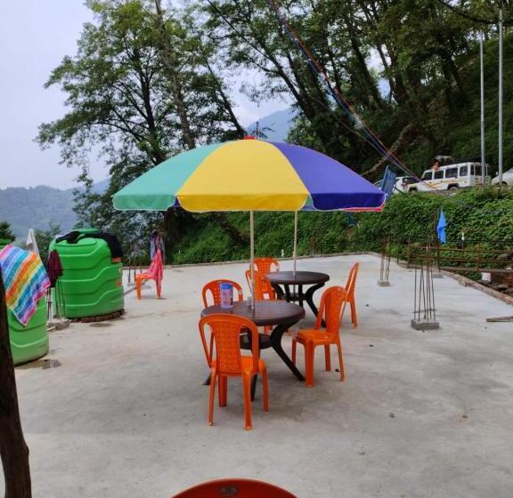 Пансион Aditya Guest House And Restaurant