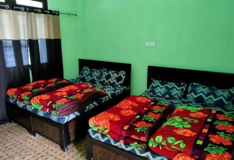 ペンション Aditya Guest House And Restaurant